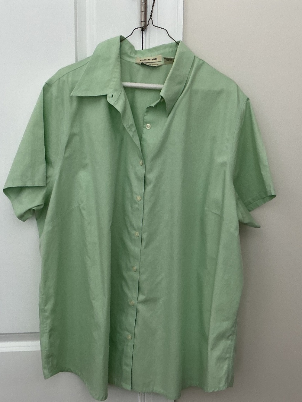 Women’s Eddie Bauer 3X Light Lime Green Wrinkle Resistant Button Front Short Sle